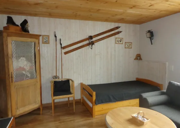 Chez Corine Marque Badet *