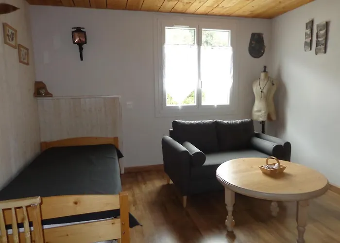 Chez Corine Marque Badet *